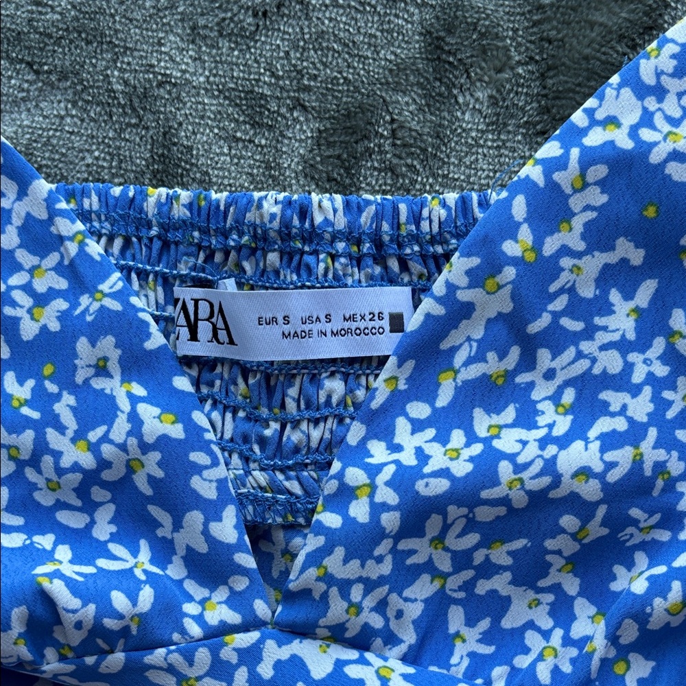 Zara Blue and White Floral Blouse